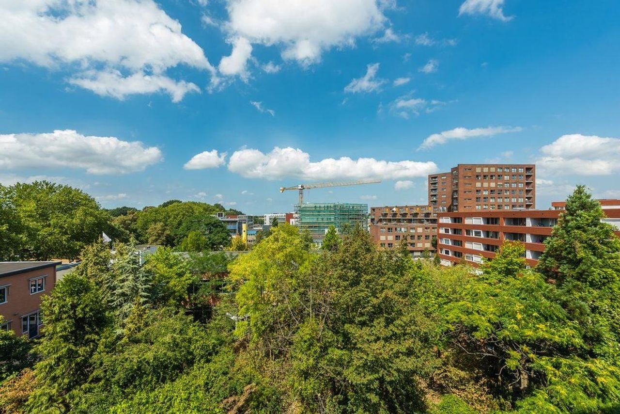 Sunny 4-room apartment in Eemkwartier - Image 23