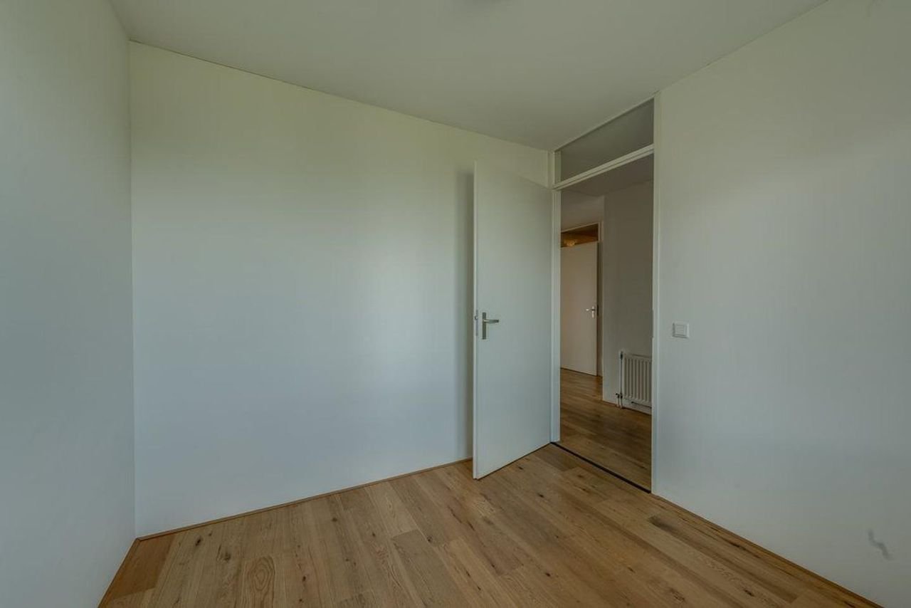 Sunny 4-room apartment in Eemkwartier - Image 16