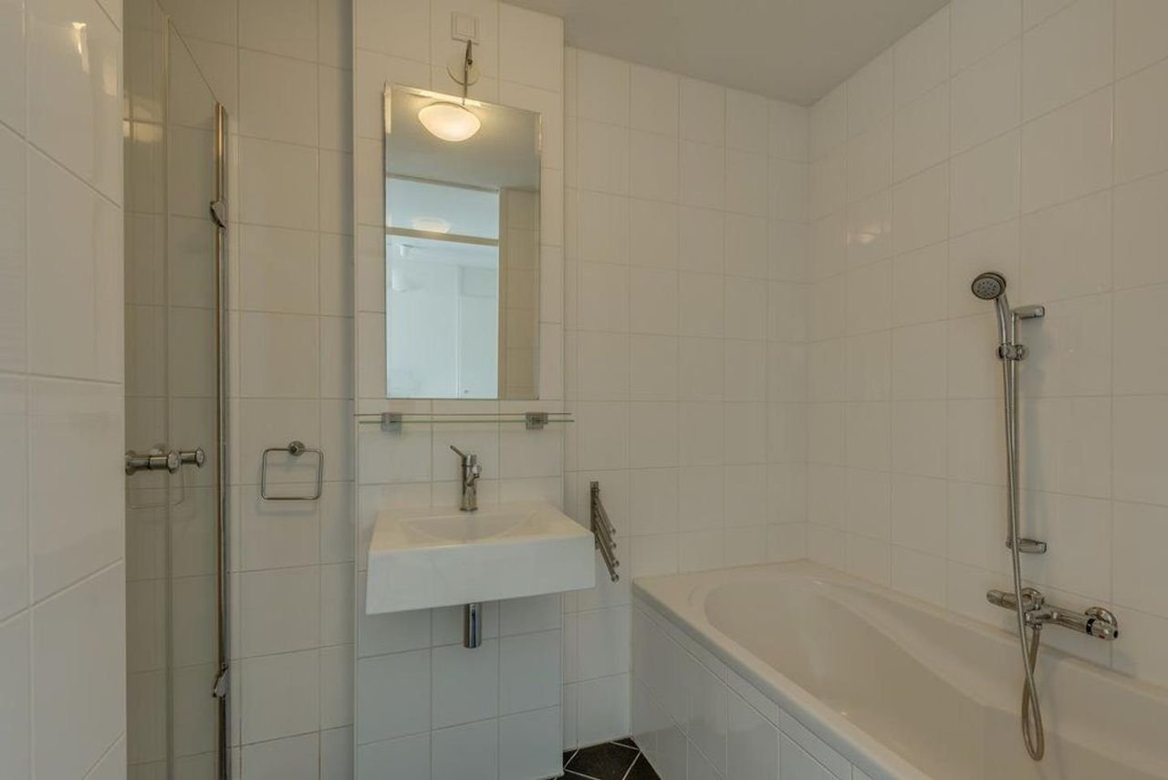 Sunny 4-room apartment in Eemkwartier - Image 5