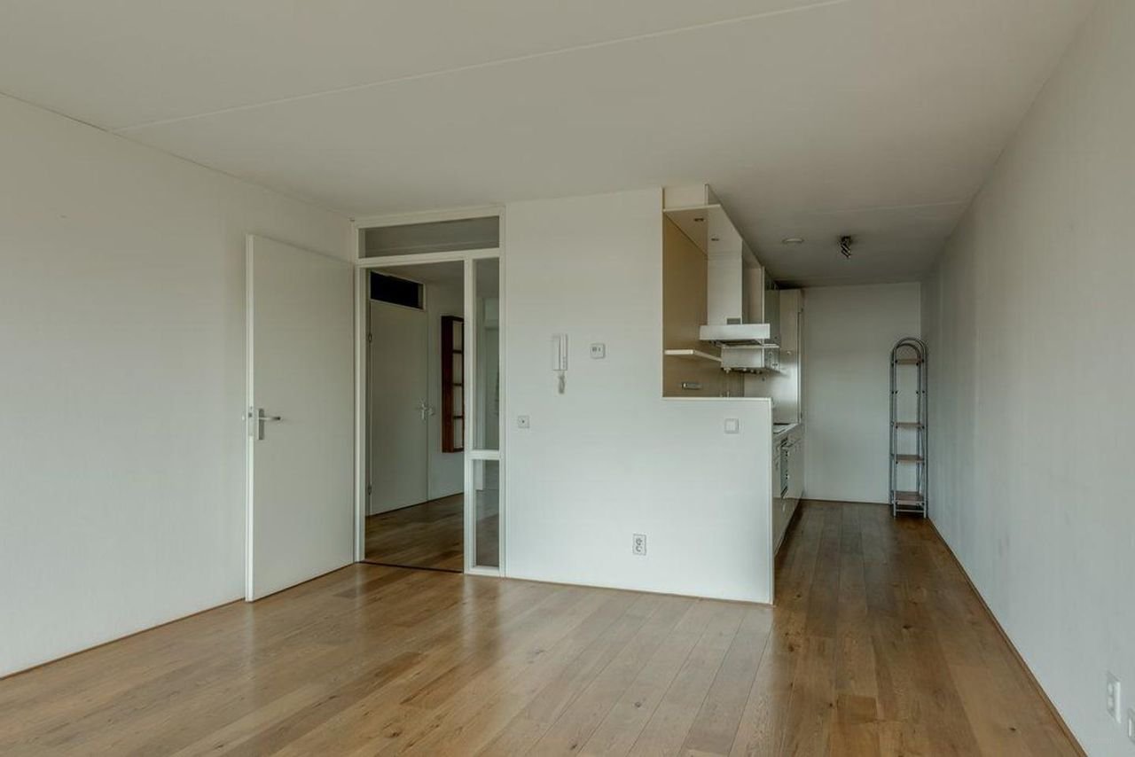 Sunny 4-room apartment in Eemkwartier - Image 9