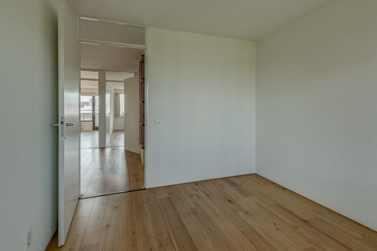 Sunny 4-room apartment in Eemkwartier - Image 14