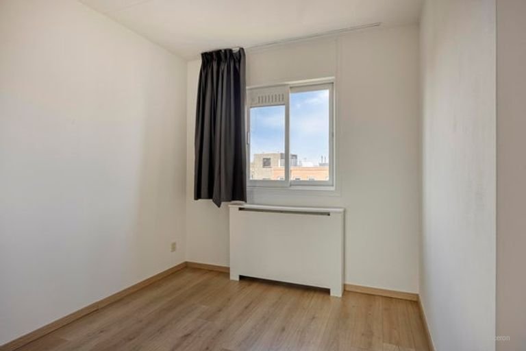 Bright two-room apartment with balcony in the center of Den Bosch - Image 21