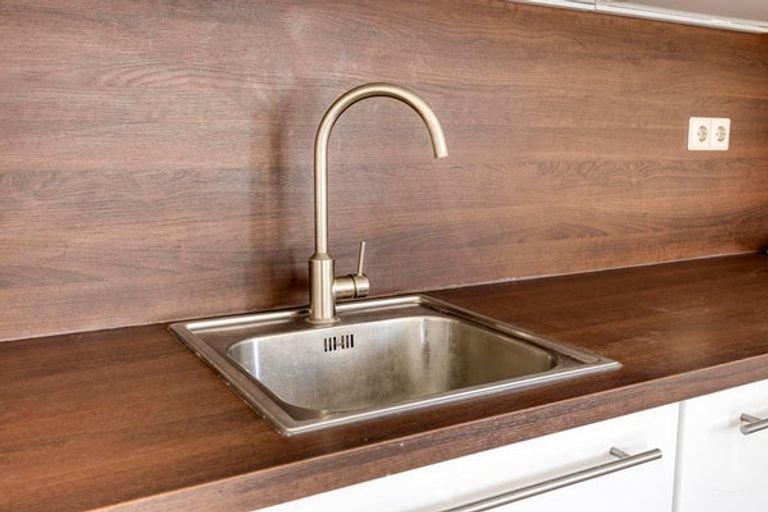 Bright two-room apartment with balcony in the center of Den Bosch - Image 9