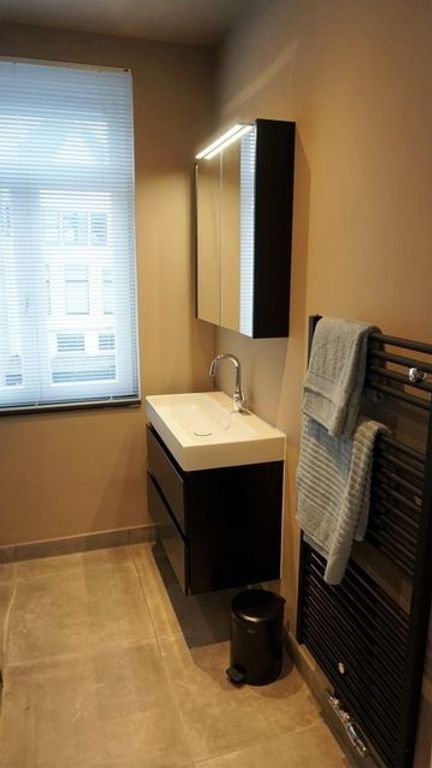 Furnished 60m² apartment in the Jordaan - Image 19