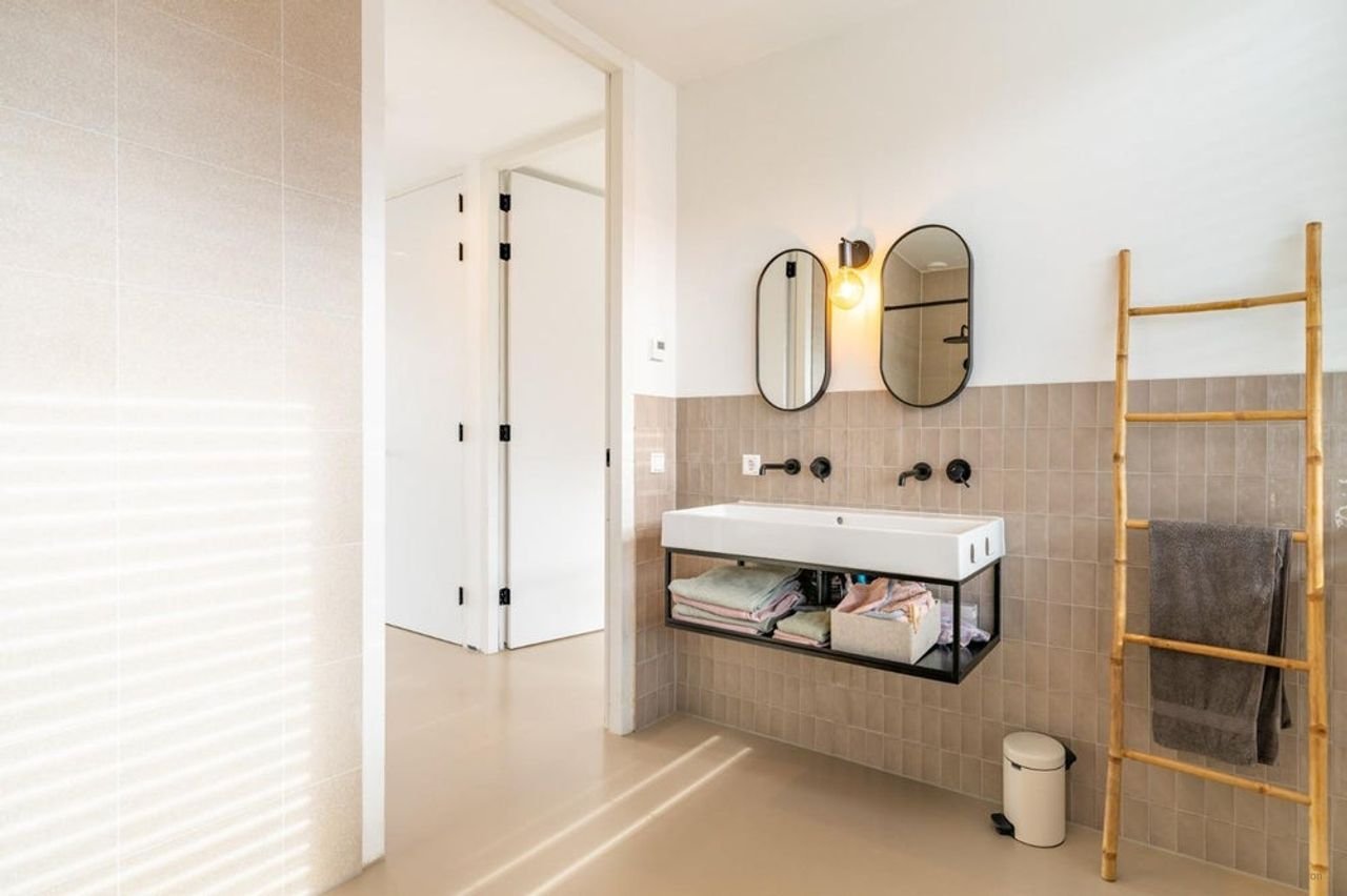 Furnished upper-floor apartment with roof terrace on IJburg - Image 12