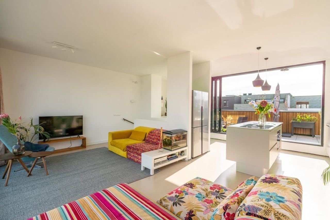 Furnished upper-floor apartment with roof terrace on IJburg - Image 1