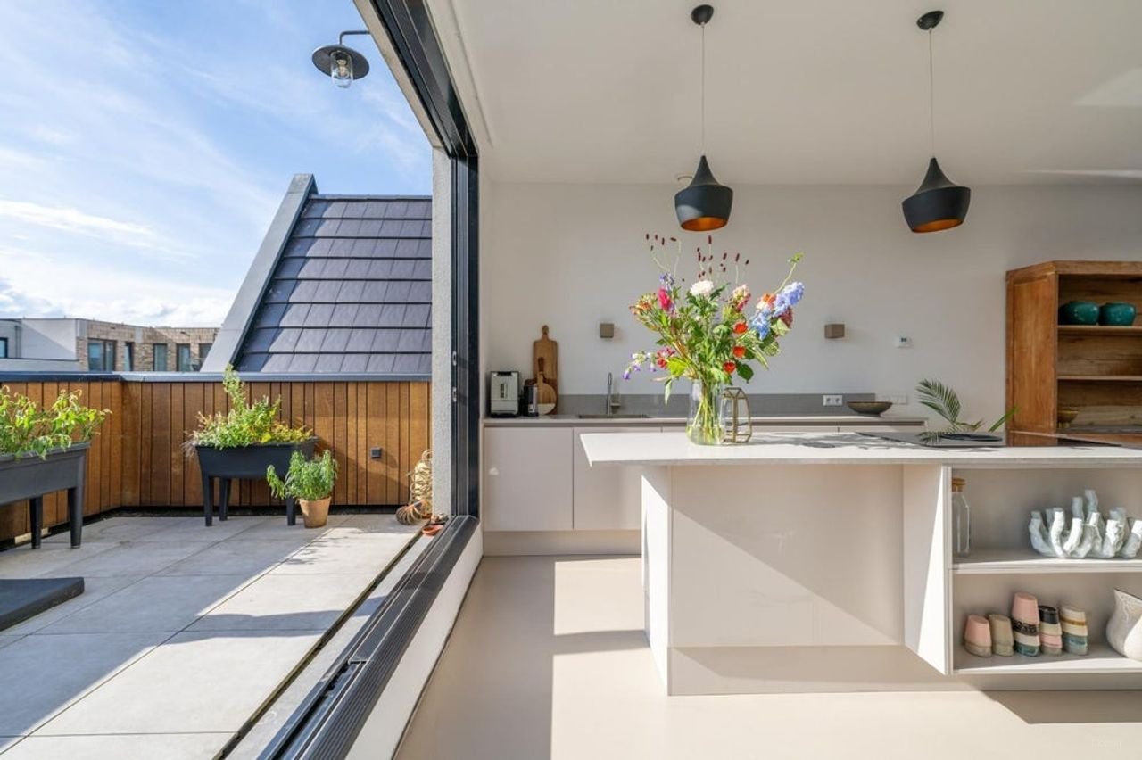 Furnished upper-floor apartment with roof terrace on IJburg - Image 2