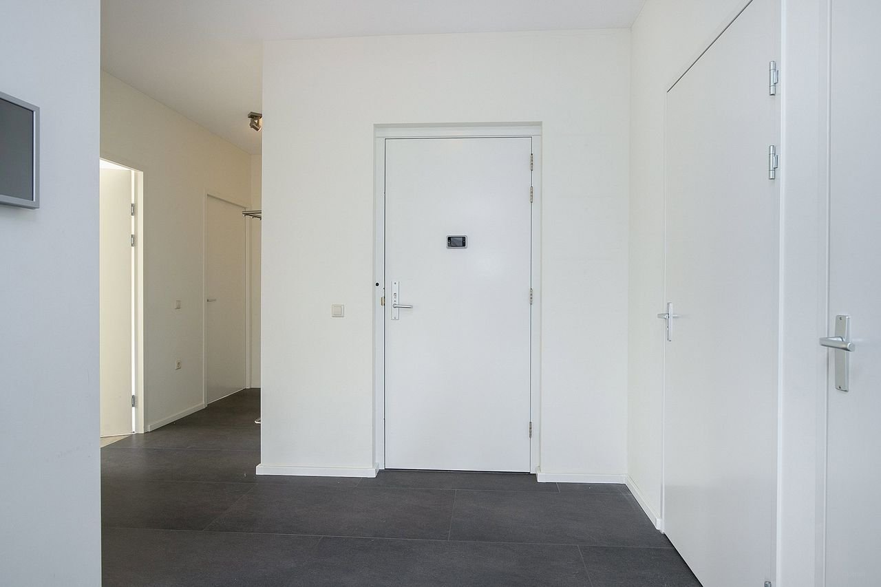 Spacious 131m² apartment with swimming pool in Leiderdorp - Image 7