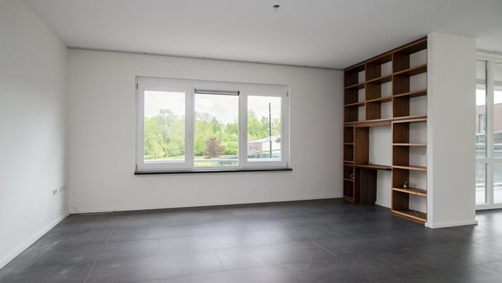 Spacious 131m² apartment with swimming pool in Leiderdorp - Image 2