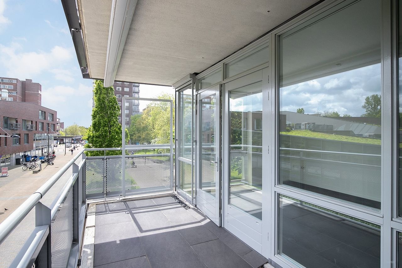 Spacious 131m² apartment with swimming pool in Leiderdorp - Image 10