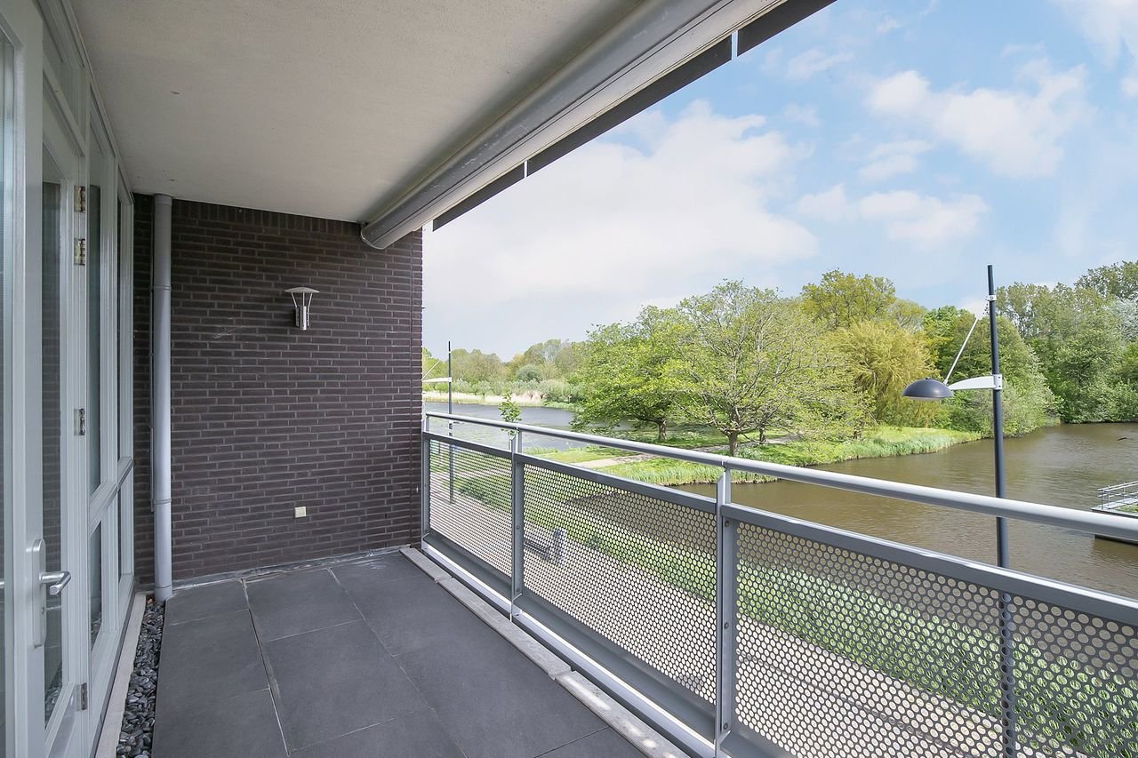 Spacious 131m² apartment with swimming pool in Leiderdorp - Image 11