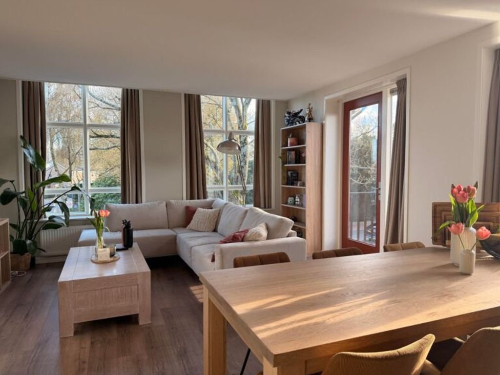 Licht 2-kamerappartement met balkon en parking in Vianen - Afbeelding 2