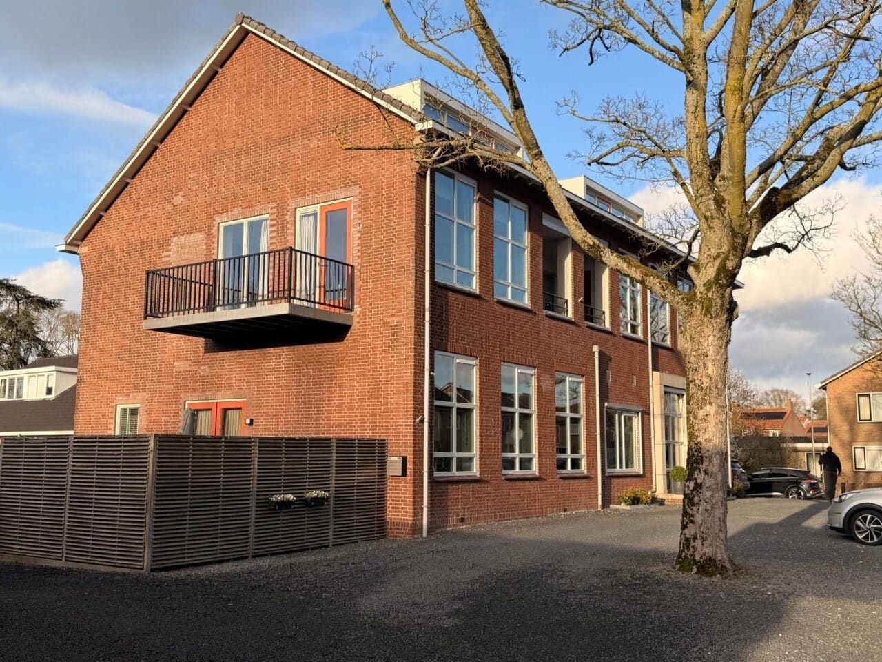 Licht 2-kamerappartement met balkon en parking in Vianen - Afbeelding 1