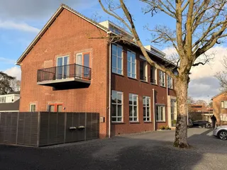 Licht 2-kamerappartement met balkon en parking in Vianen