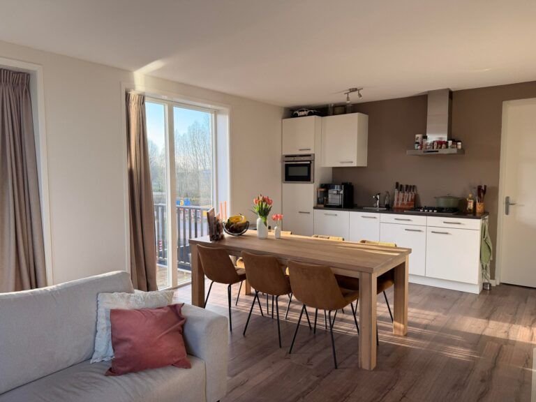 Licht 2-kamerappartement met balkon en parking in Vianen - Afbeelding 4