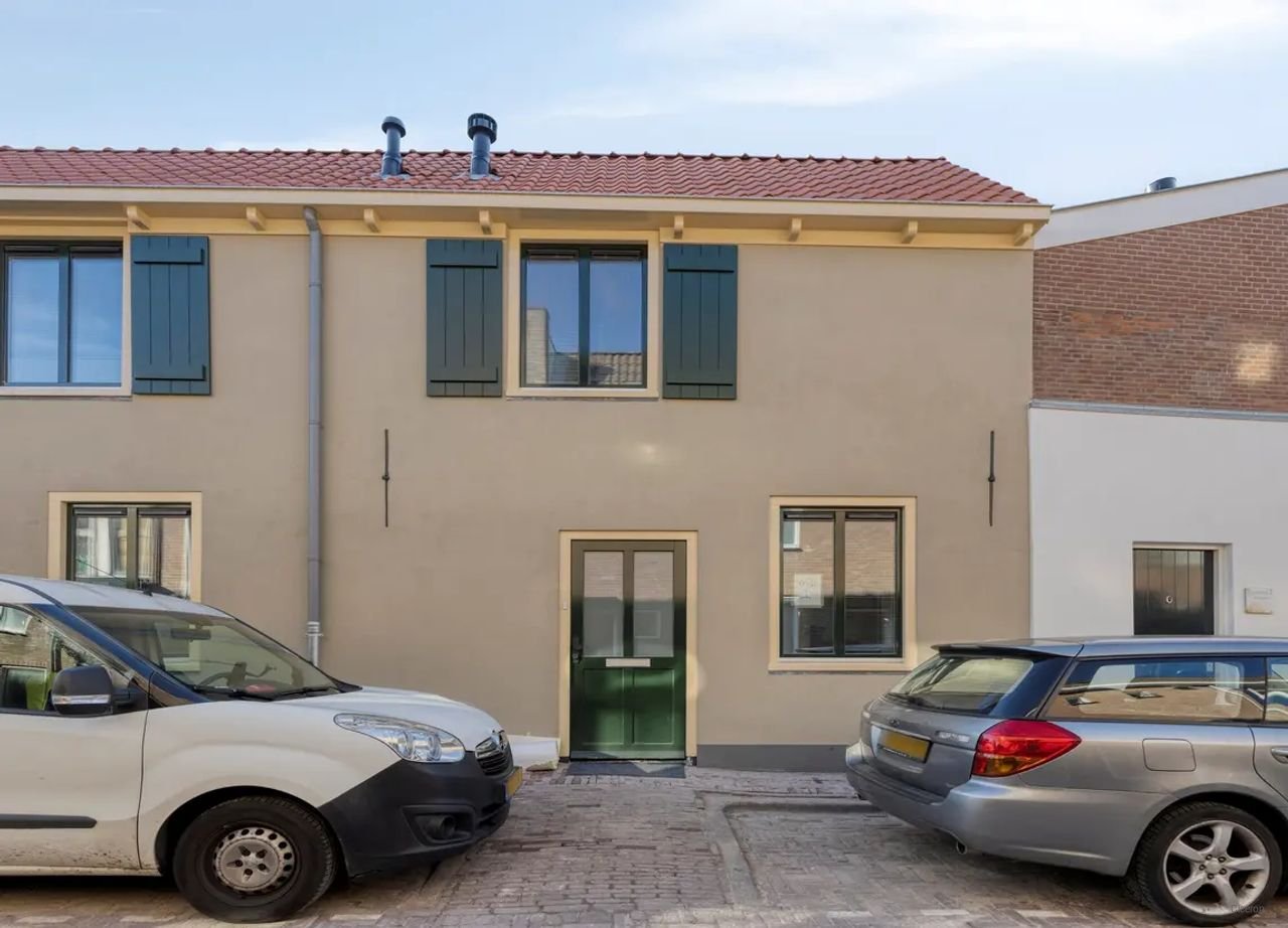 Energy-efficient 1750s townhouse in Leiden - Image 1