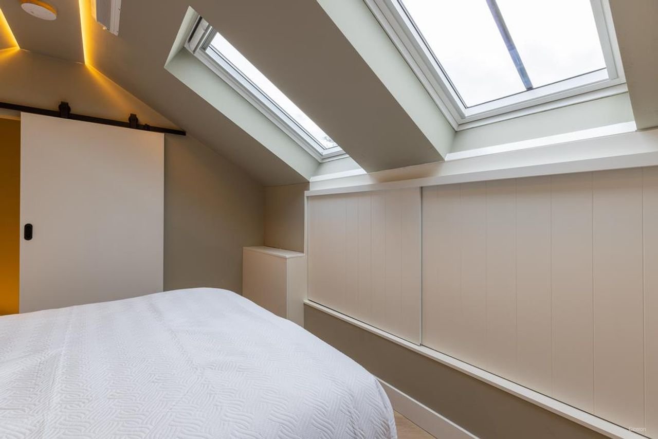 Furnished apartment with mezzanine and parking space in Hilversum - Image 19