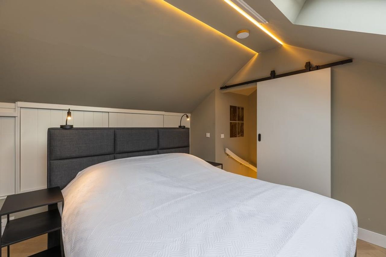 Furnished apartment with mezzanine and parking space in Hilversum - Image 17