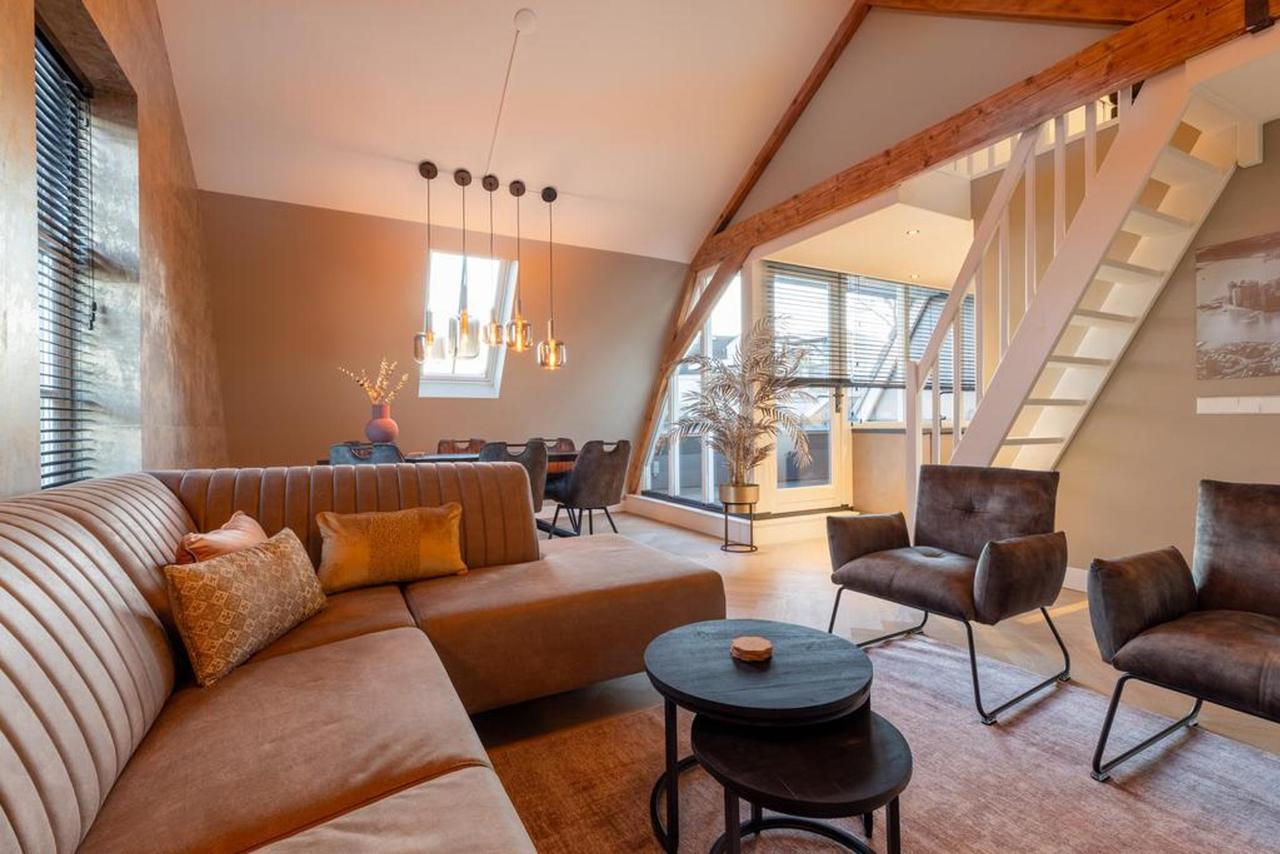Gemeubileerd 4-kamerappartement met balkon - Afbeelding 1