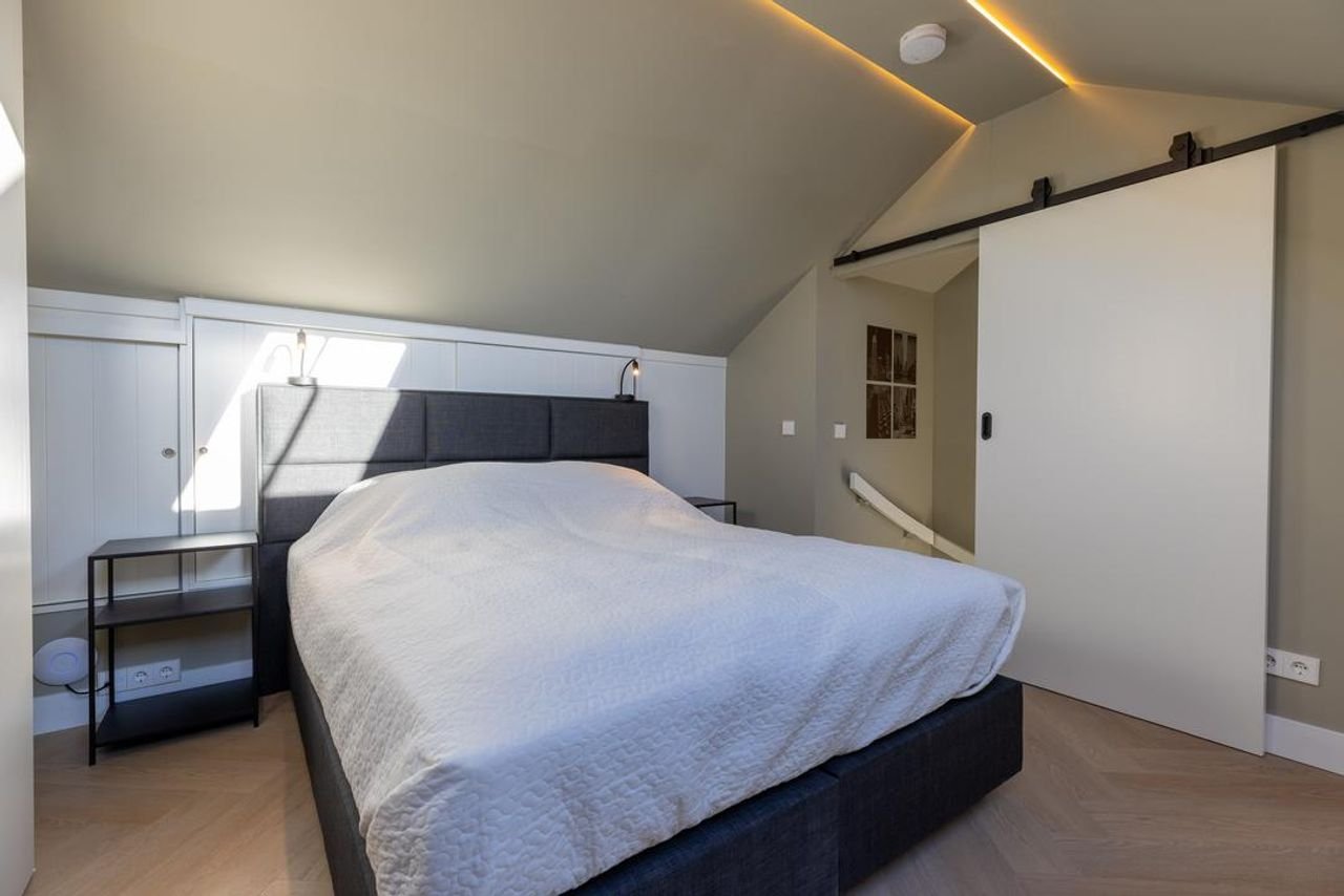 Furnished apartment with mezzanine and parking space in Hilversum - Image 18