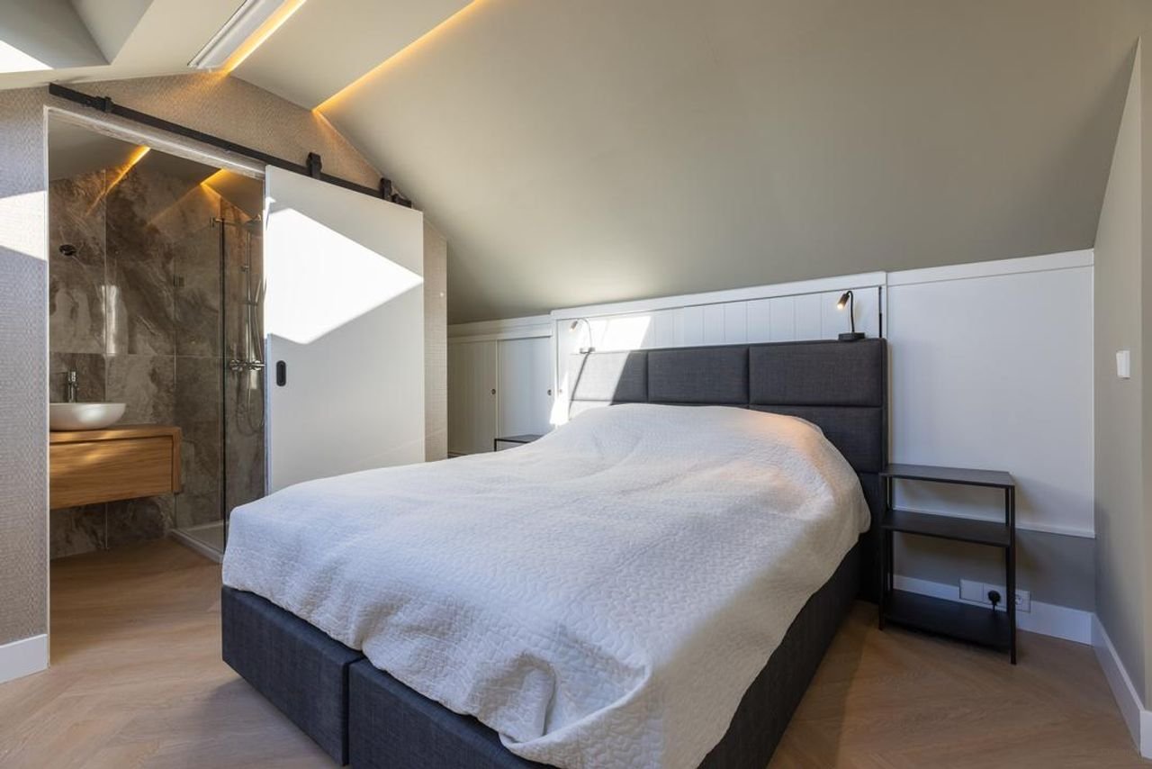 Furnished apartment with mezzanine and parking space in Hilversum - Image 15