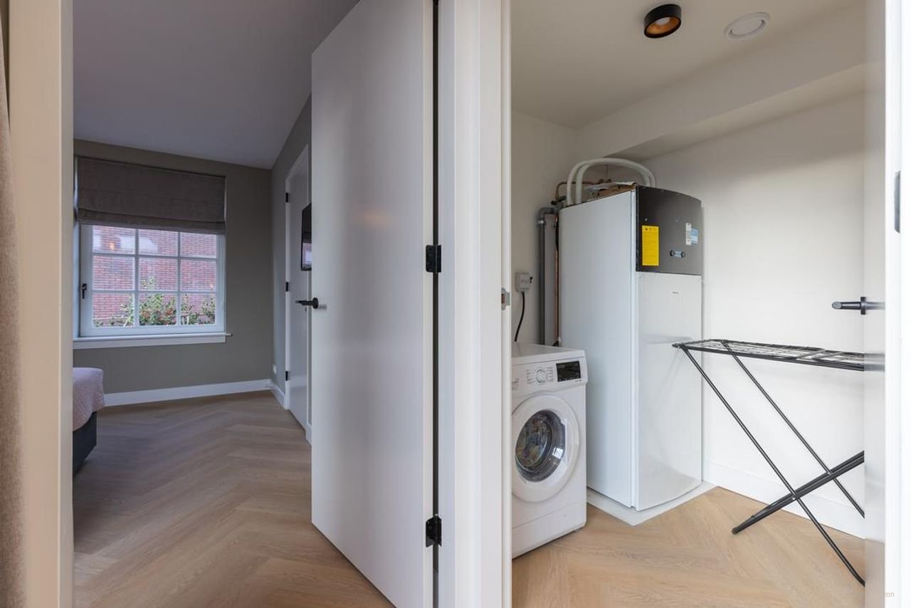 Furnished apartment with mezzanine and parking space in Hilversum - Image 7