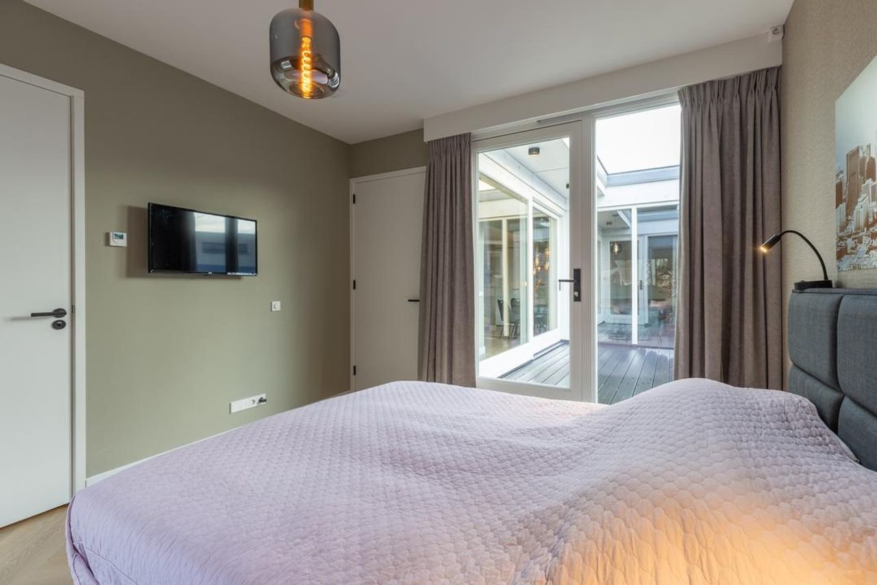 Furnished apartment with mezzanine and parking space in Hilversum - Image 10