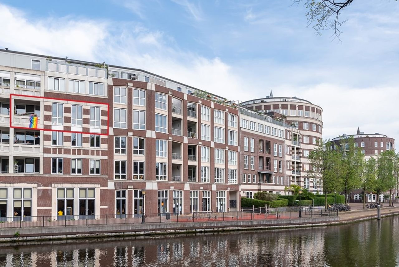 120m2 with 3 bedrooms in Amsterdam - Image 3