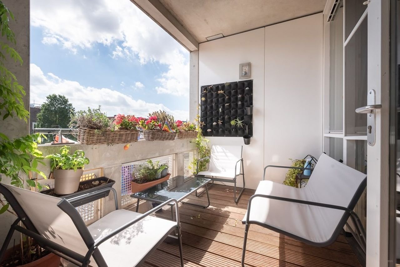 120m2 with 3 bedrooms in Amsterdam - Image 5