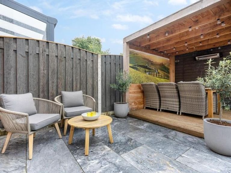 5-bedroom house in Venne-West - Image 25