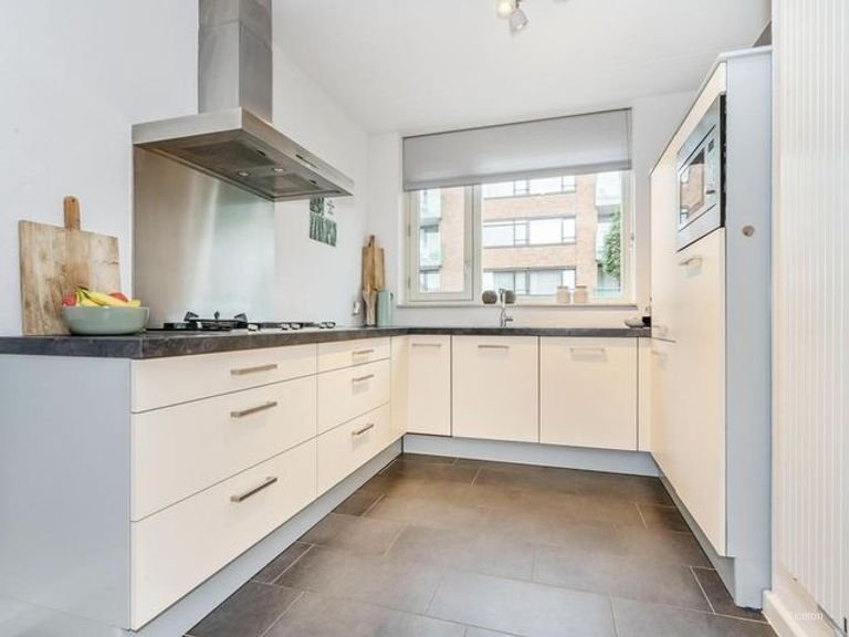 5-bedroom house in Venne-West - Image 8