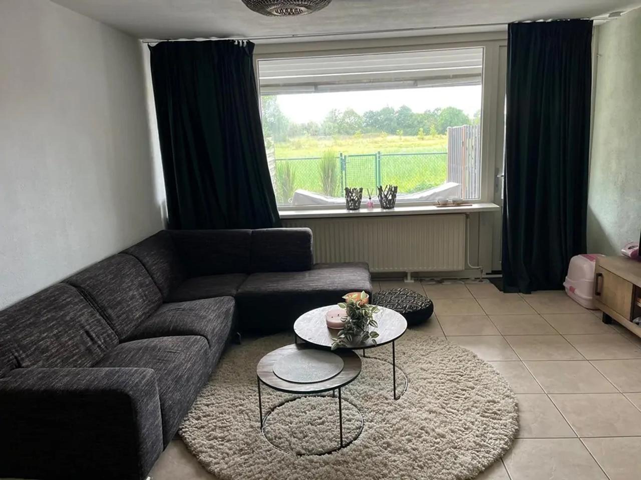 Ground-floor apartment with terrace near the coast - Image 3