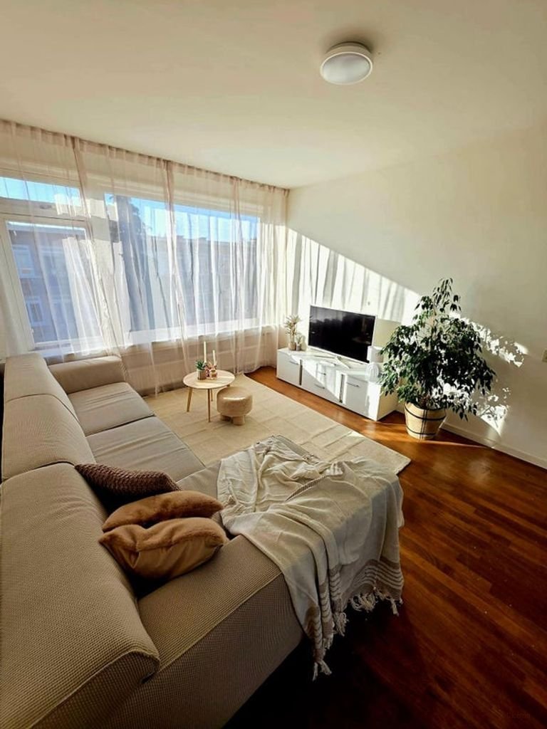 Furnished 3-bedroom apartment in Kralingen - Image 1