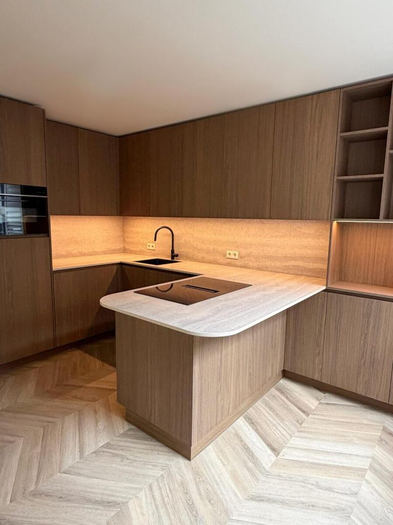 105 m² hoekappartement met parkeerplaats - Afbeelding 1
