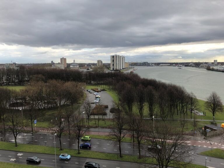 118m² penthouse met zicht op de Maas in Struisenburg - Afbeelding 16