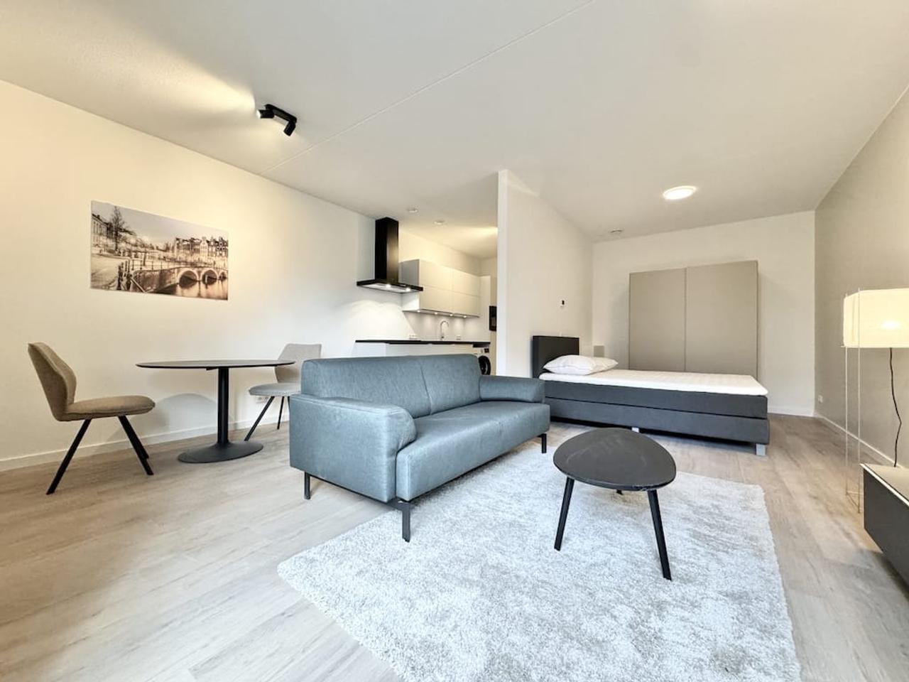 Nieuw gemeubileerde studio van 51 m2 - Afbeelding 1