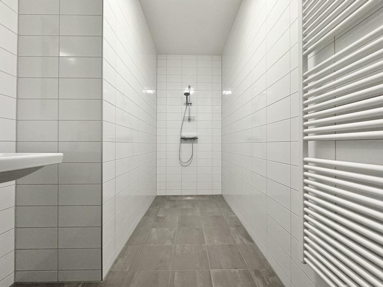 Nieuw gemeubileerde studio van 51 m2 - Afbeelding 13