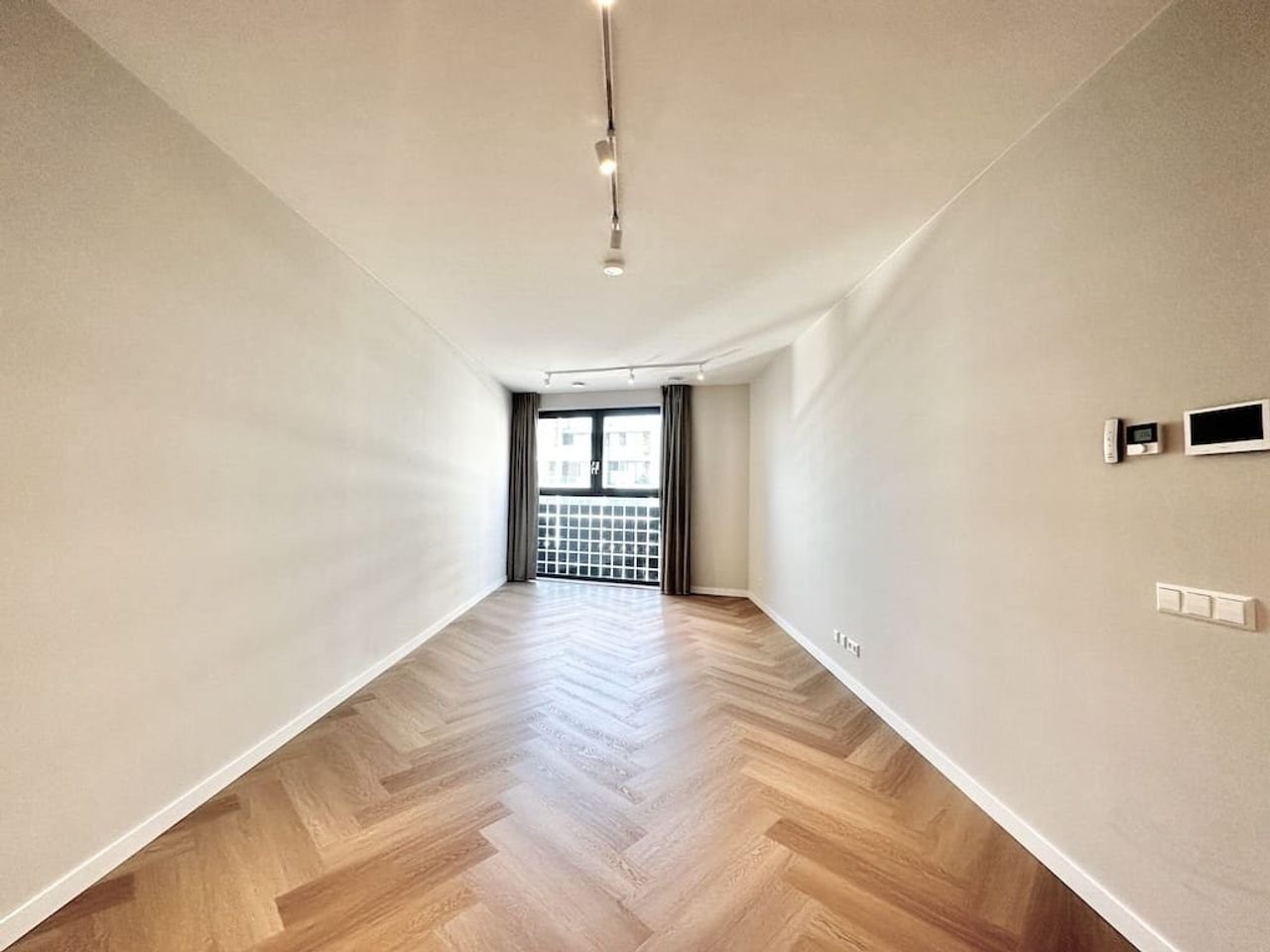 Sustainable 2-bedroom apartment near Sloterdijk Station - Image 4