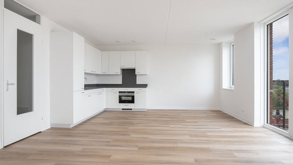 New 90m² apartment on the Suytkade - Image 3