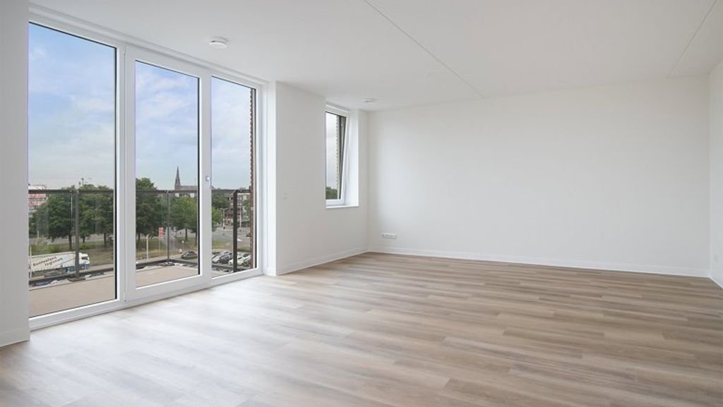 New 90m² apartment on the Suytkade - Image 1