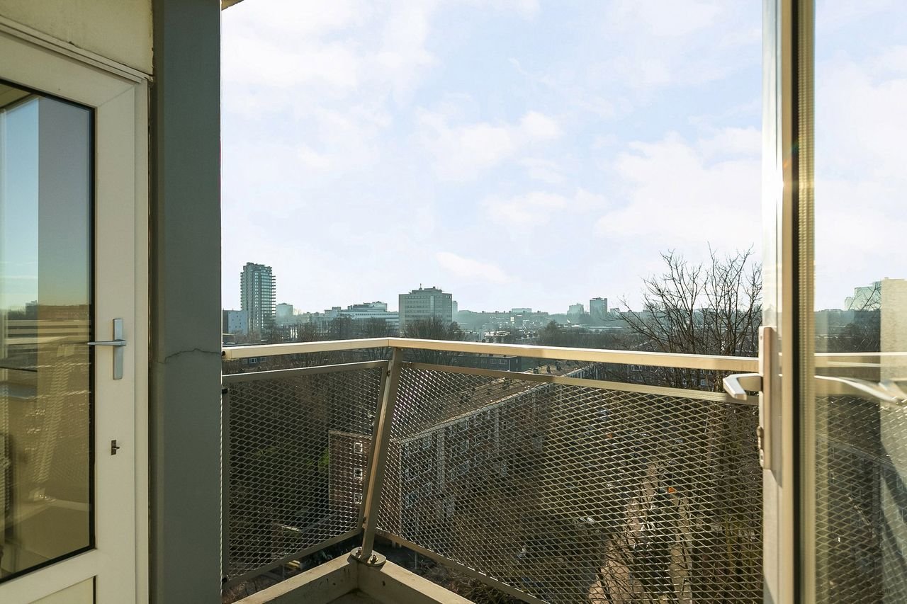 104 m² Penthouse with Balcony near the Zuidas - Image 17