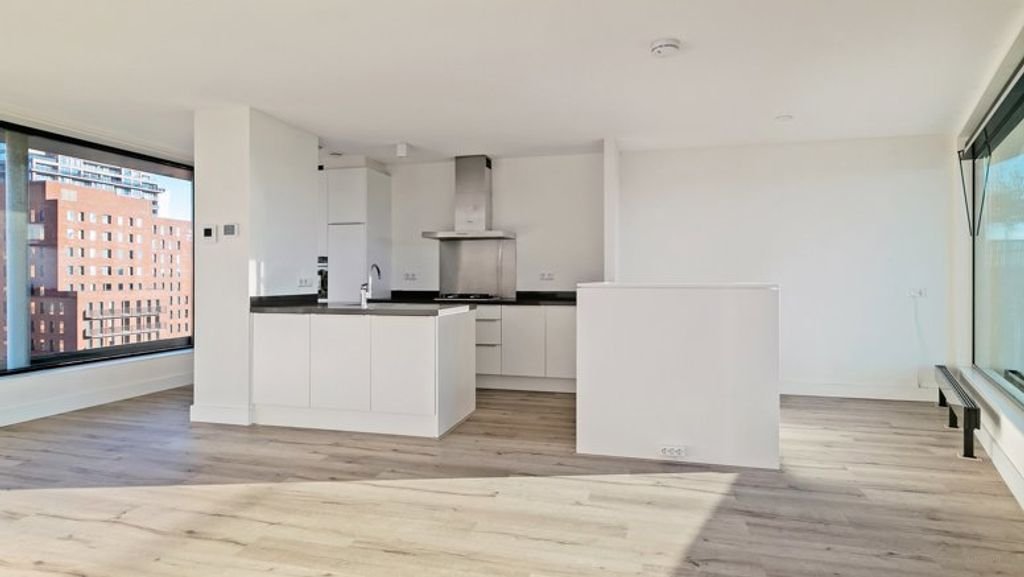 104 m² Penthouse with Balcony near the Zuidas - Image 2