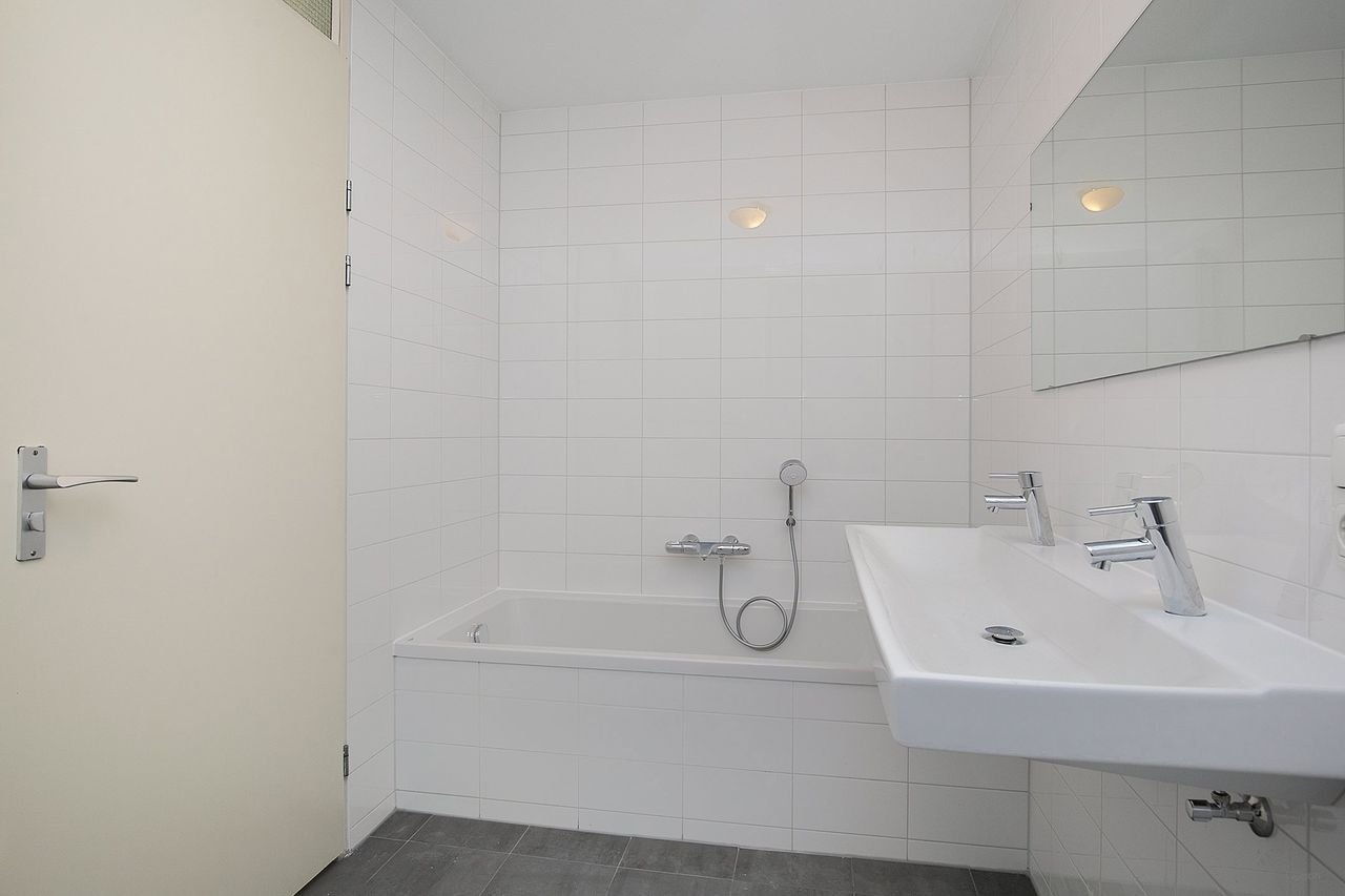 Corner apartment with garage (123m²) - Image 12