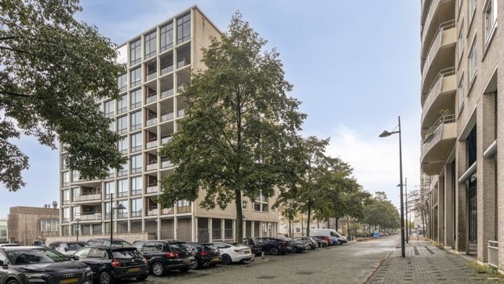 145m² with Amstel River views in De Omval - Image 3