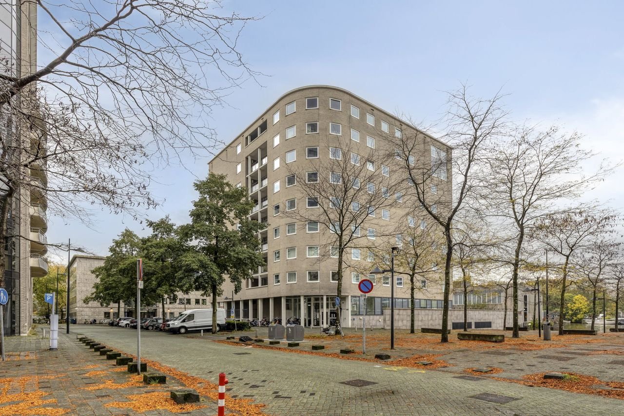 145m² with Amstel River views in De Omval - Image 5