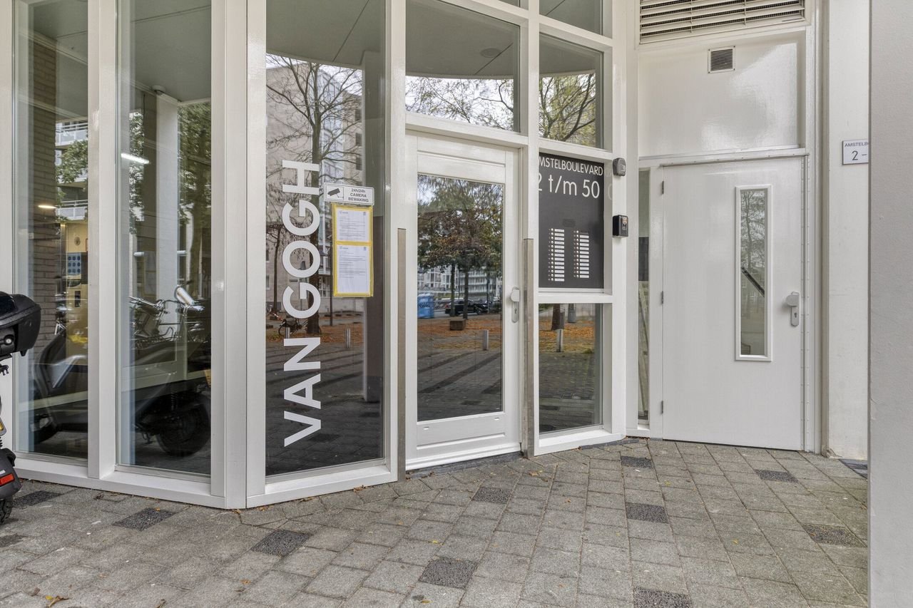 145m² with Amstel River views in De Omval - Image 9