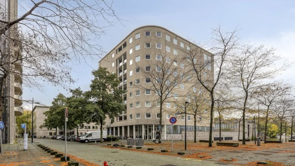 145m² with Amstel River views in De Omval - Image 1