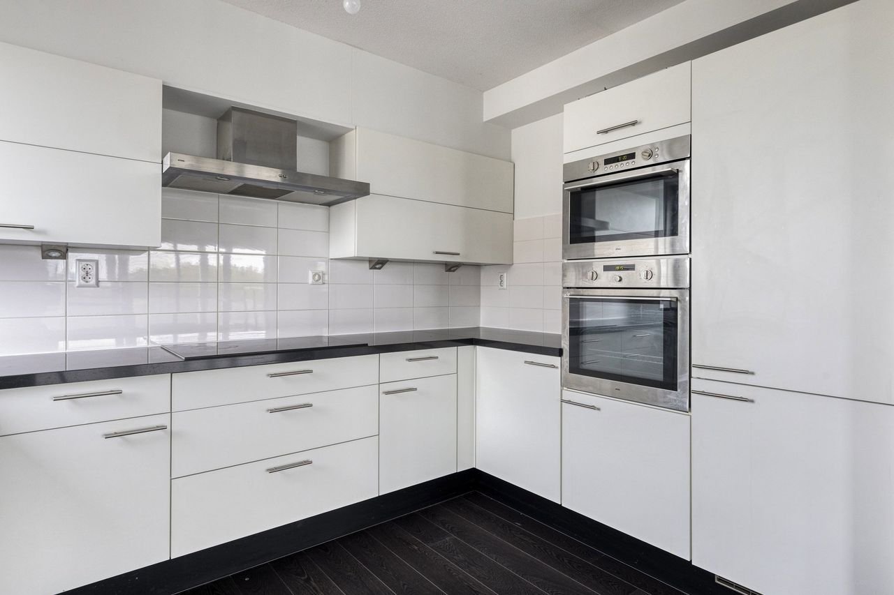 145m² with Amstel River views in De Omval - Image 16