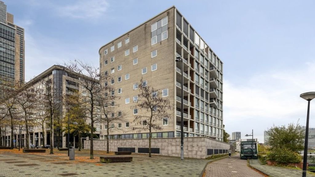 145m² with Amstel River views in De Omval - Image 2