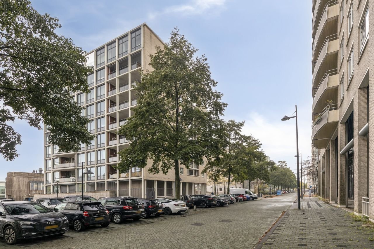 145m² with Amstel River views in De Omval - Image 7